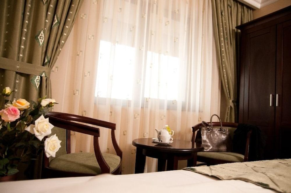 Hotel Rapsodia City Center Botoşani Dış mekan fotoğraf