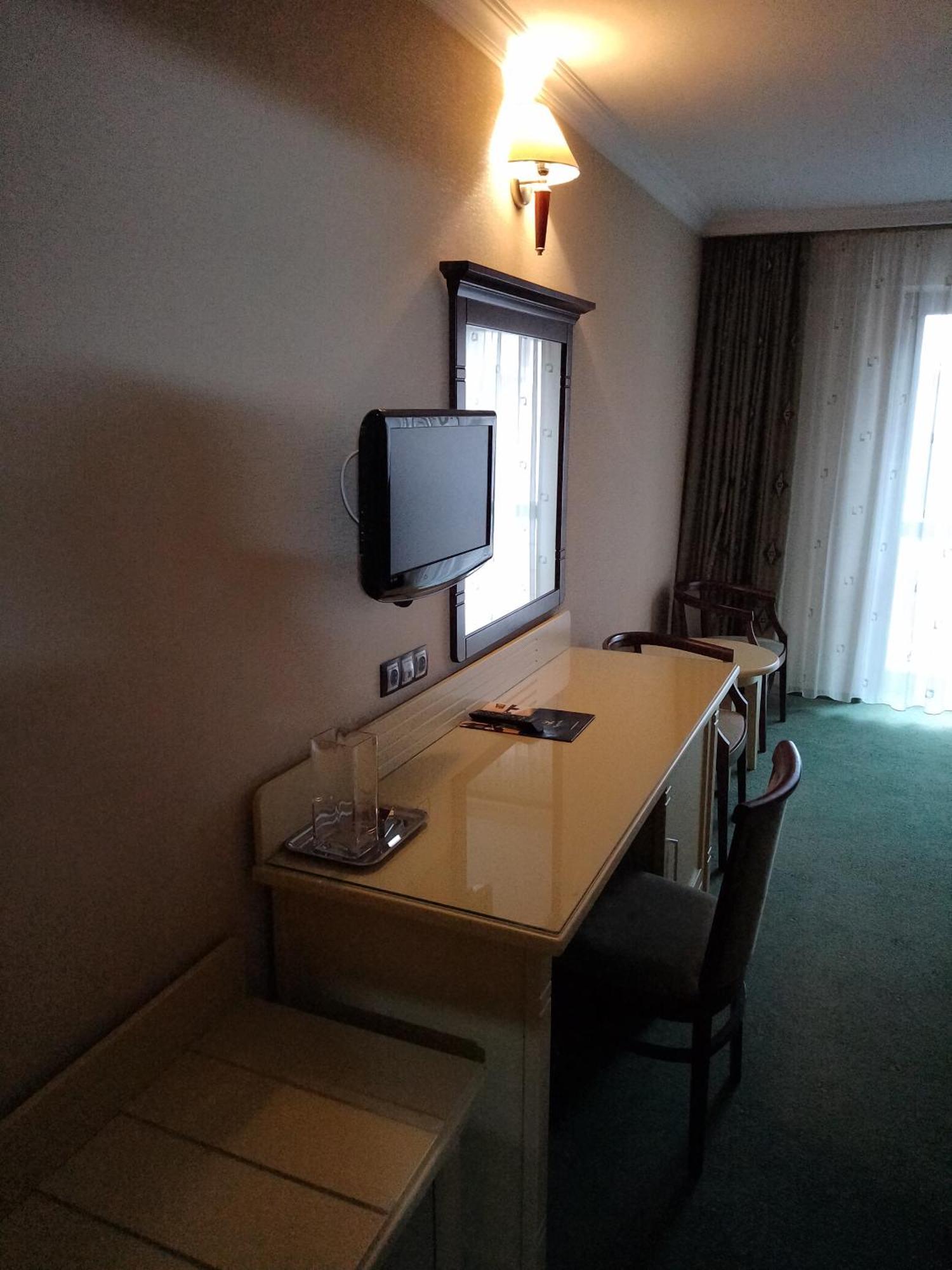 Hotel Rapsodia City Center Botoşani Dış mekan fotoğraf