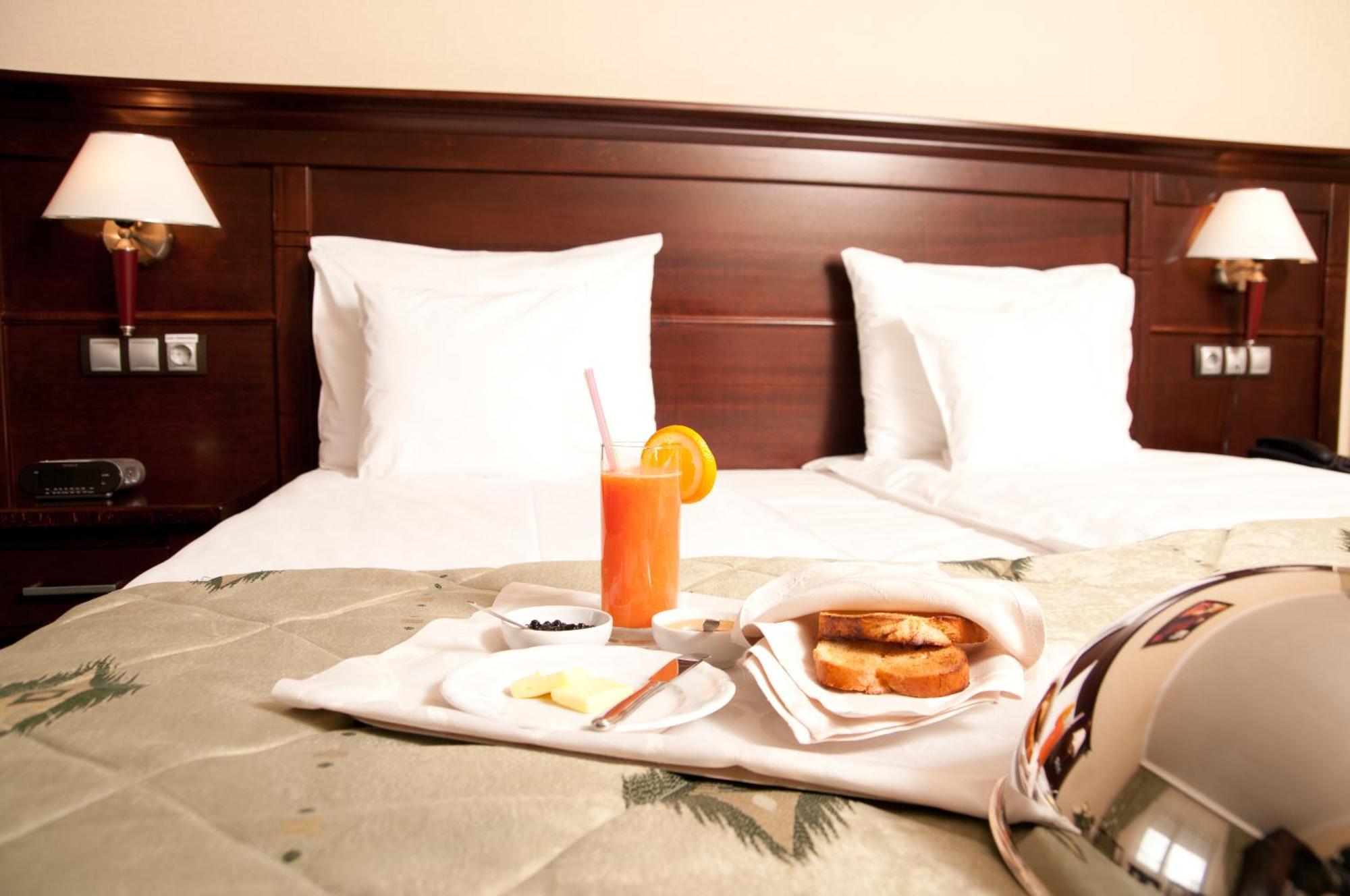Hotel Rapsodia City Center Botoşani Dış mekan fotoğraf