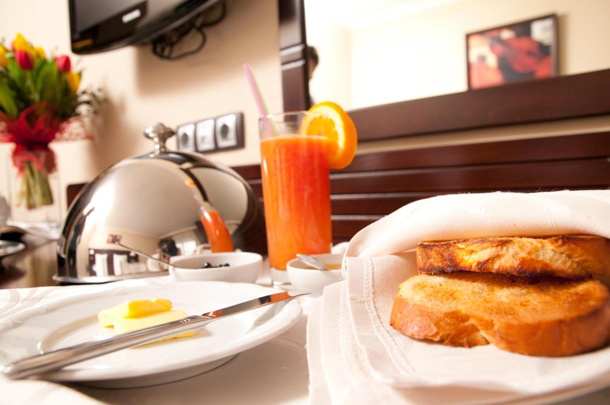 Hotel Rapsodia City Center Botoşani Dış mekan fotoğraf