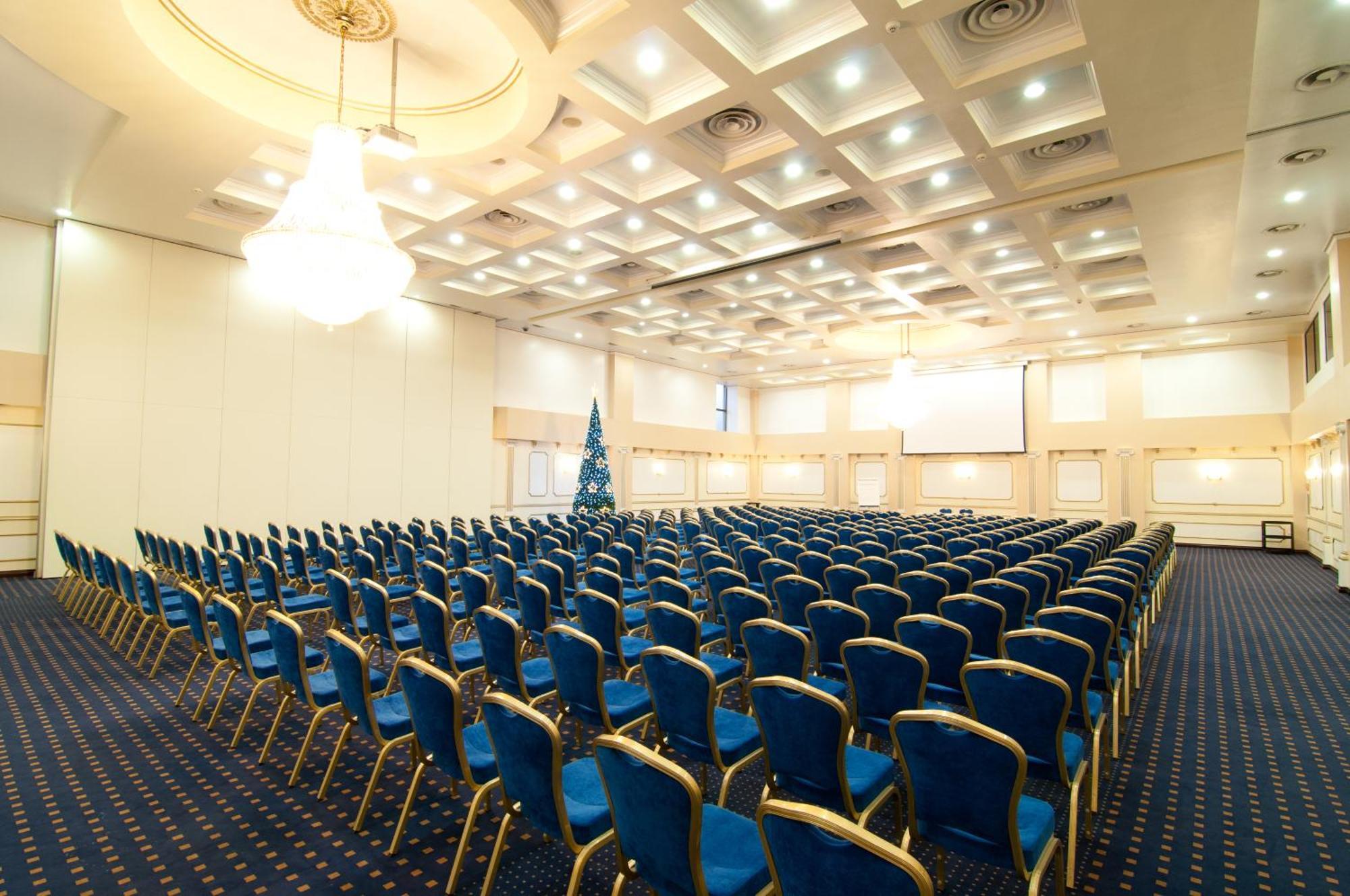 Hotel Rapsodia City Center Botoşani Dış mekan fotoğraf