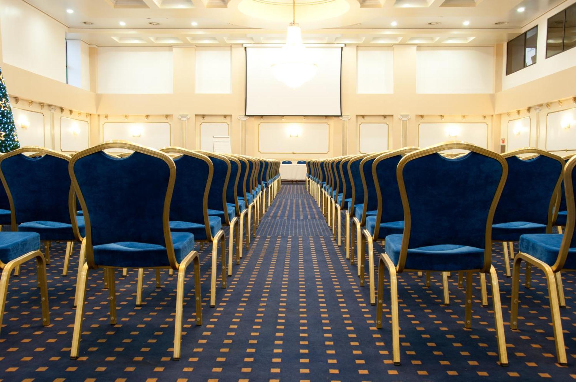 Hotel Rapsodia City Center Botoşani Dış mekan fotoğraf