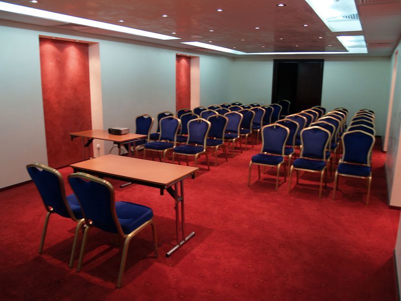 Hotel Rapsodia City Center Botoşani Dış mekan fotoğraf