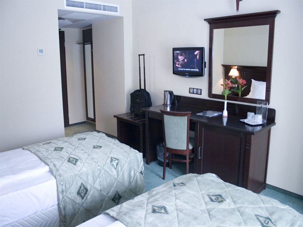 Hotel Rapsodia City Center Botoşani Dış mekan fotoğraf