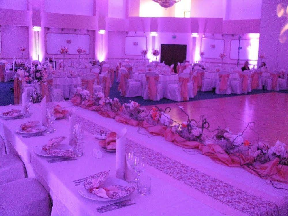 Hotel Rapsodia City Center Botoşani Dış mekan fotoğraf